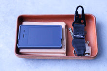 Load image into Gallery viewer, Leather valet tray